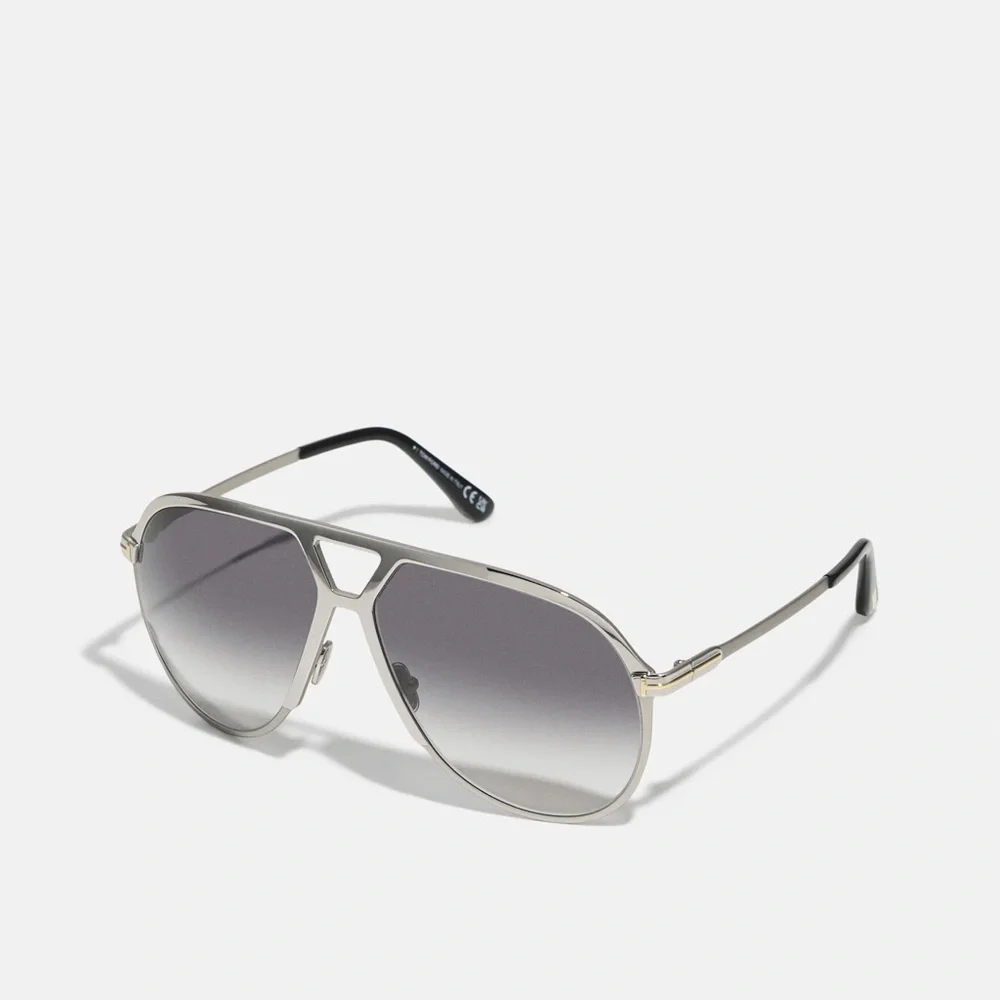 NEW AUTHENTIC Tom Ford Silver Aviator Sunglasses TF1060 16B Tom Ford Silver Aviator Sunglasses for Men for sale | eBay main image 4